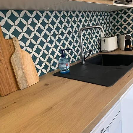 Holiday home Le Cabanon De Livia Avec Piscine Privee Cucuron