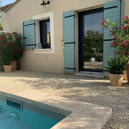 Holiday home Le Cabanon De Livia Avec Piscine Privee Cucuron